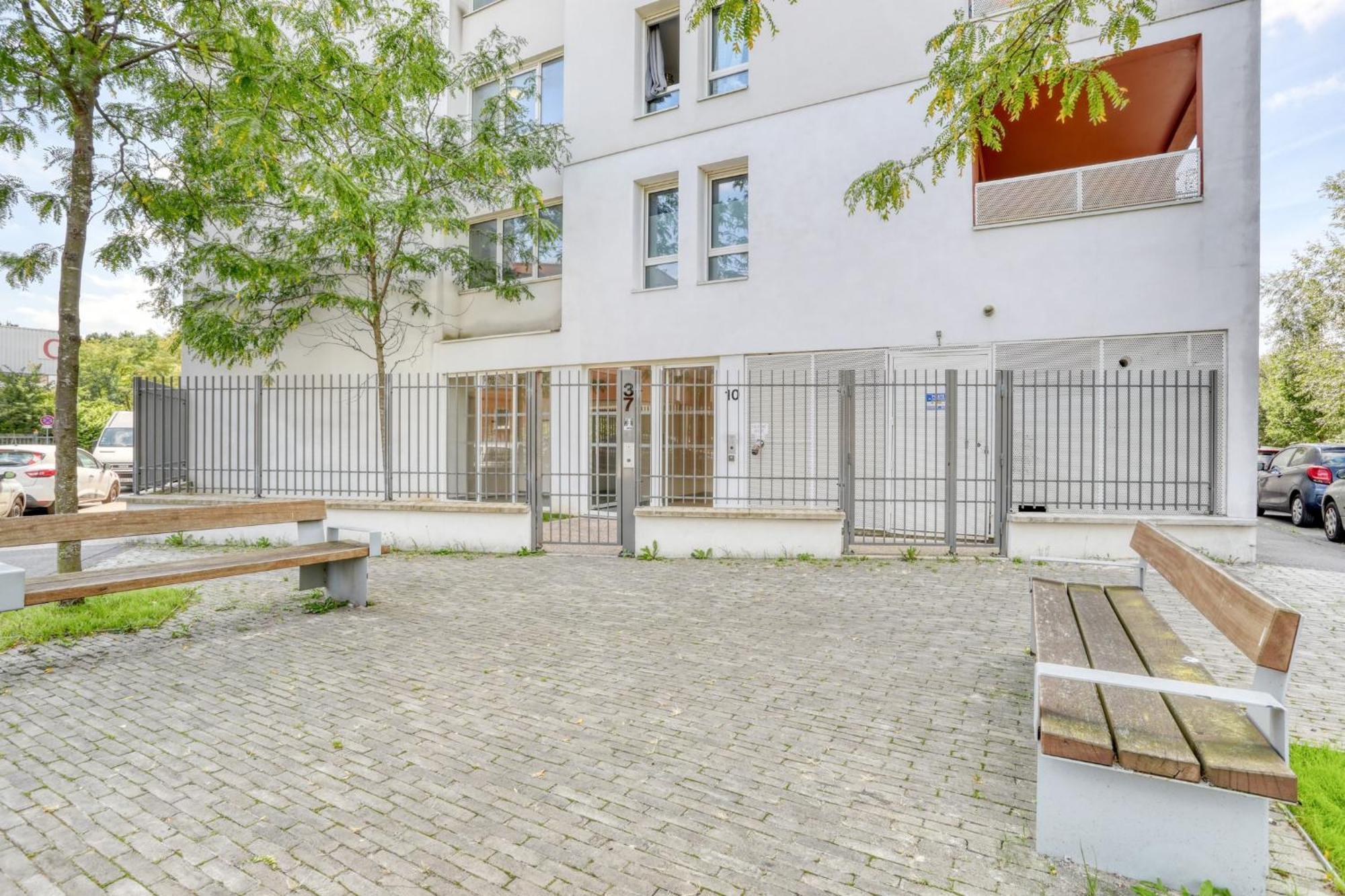 "Le Serenity ", Appartement Spacieux ,Balcon, Parking Prive Gratuit, Netflix, Proche Cdg Et Stade De France 斯坦 外观 照片